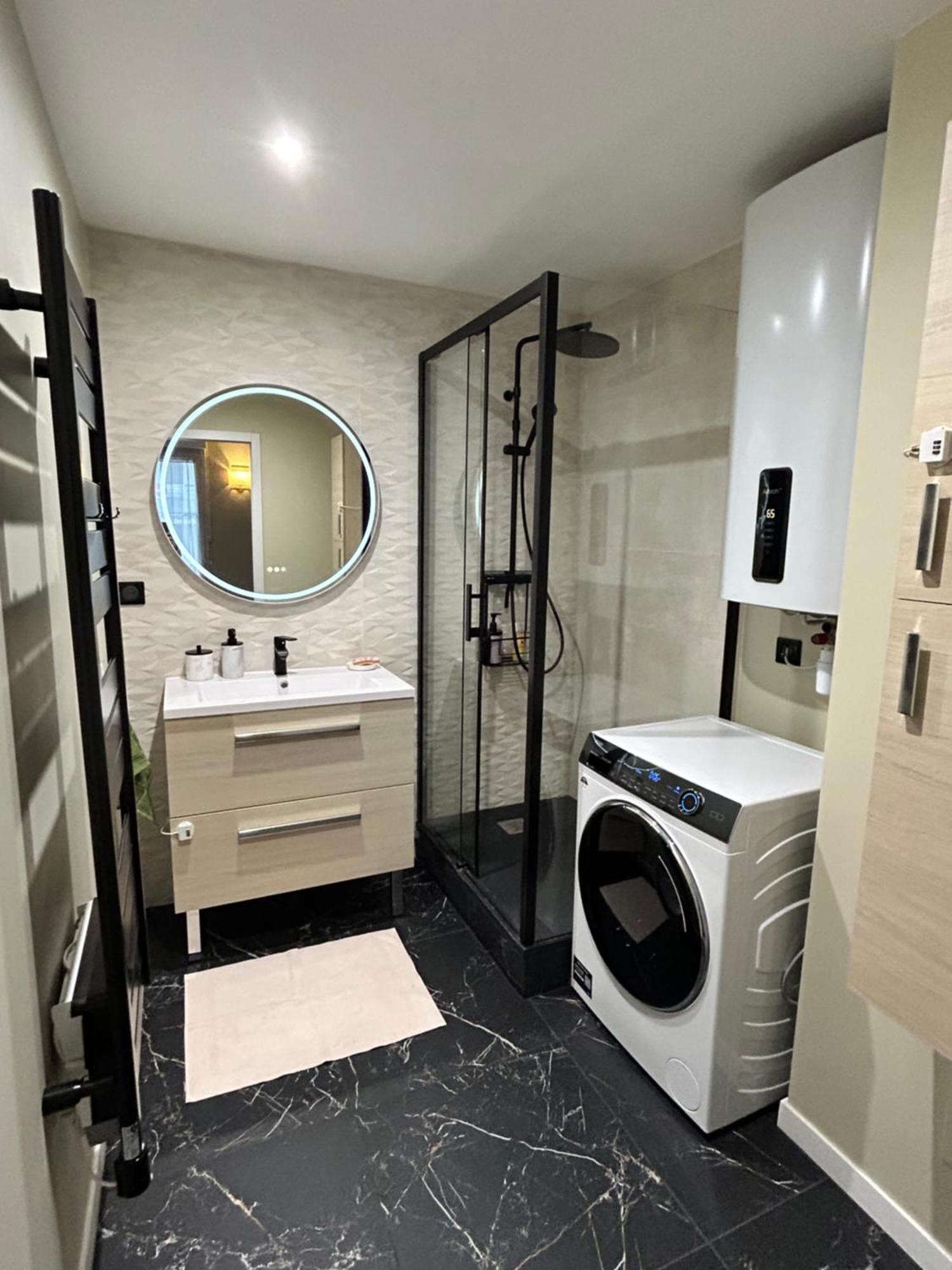 Sweet And Comfy In Hyper City Center With Netflix, Prime And Disney Plus Included Нуази-ле-Гран Экстерьер фото